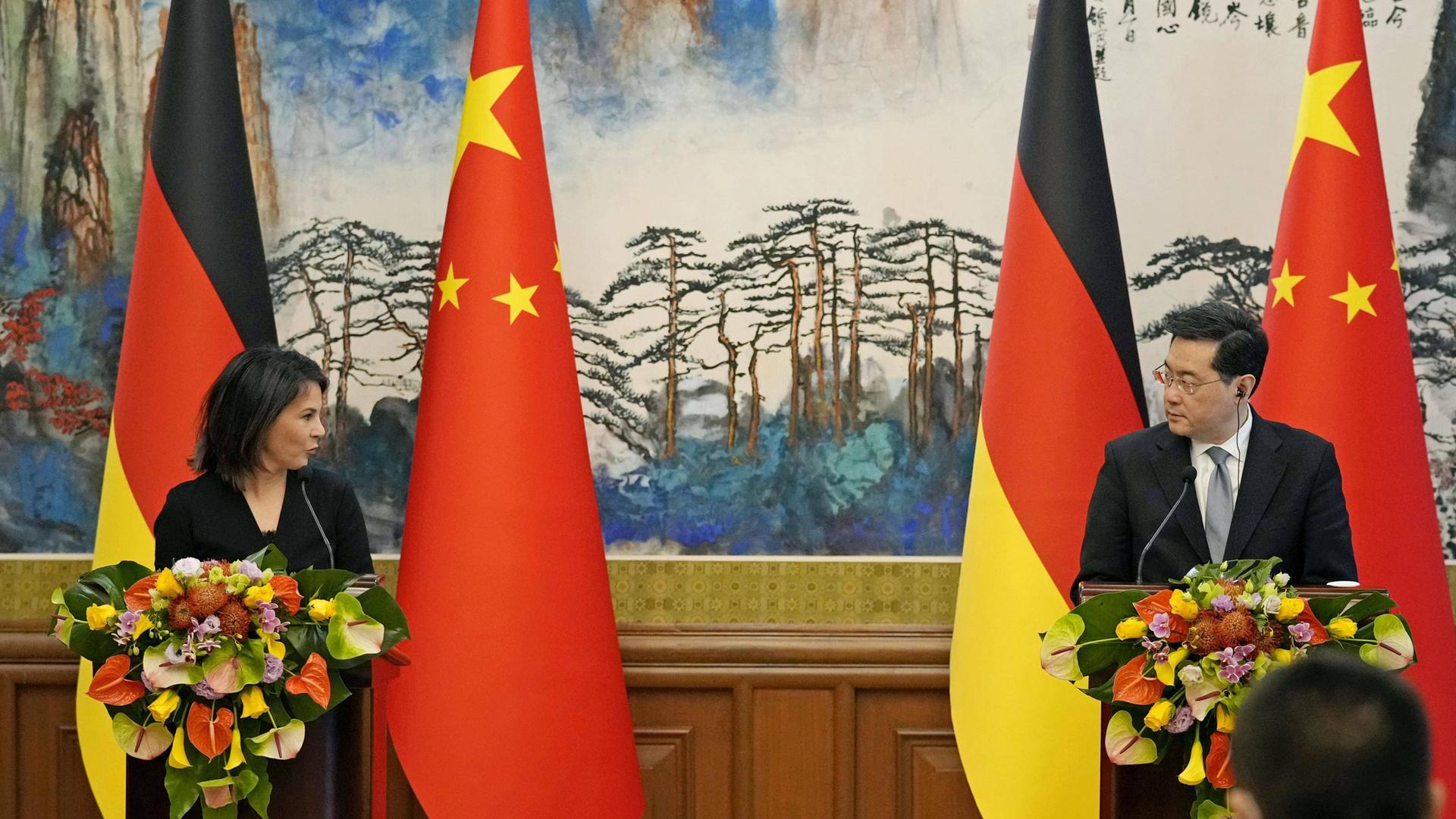 Peking - "Das Wäre Ein Horrorszenario": Baerbock Warnt China Vor ...