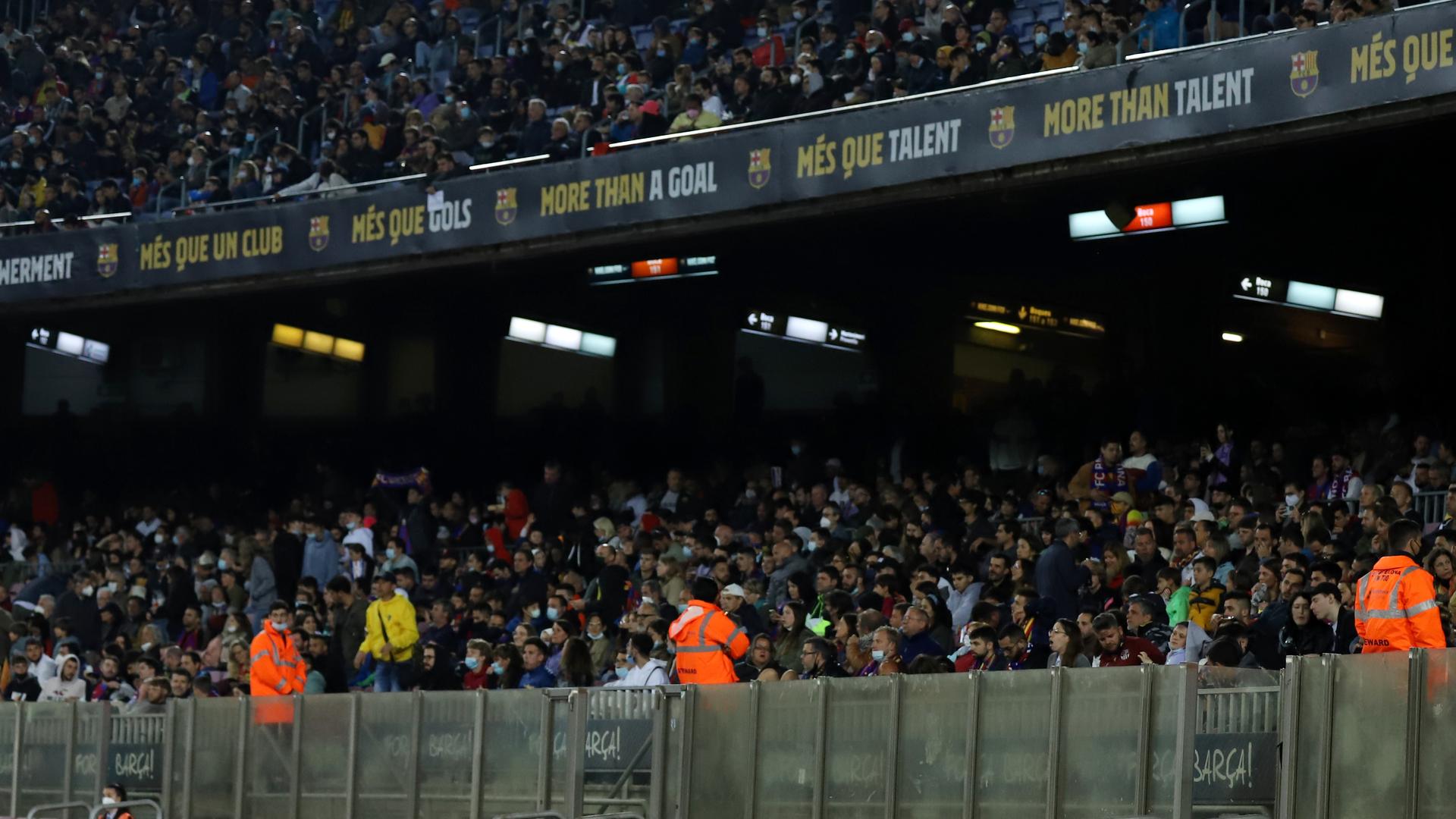 Die leeren Plätze im Stadion Nou Camp des FC Barcelona gegen den FC Cadiz Die leeren Plätze im Stadion Nou Camp des FC Barcelona gegen den FC Cadiz