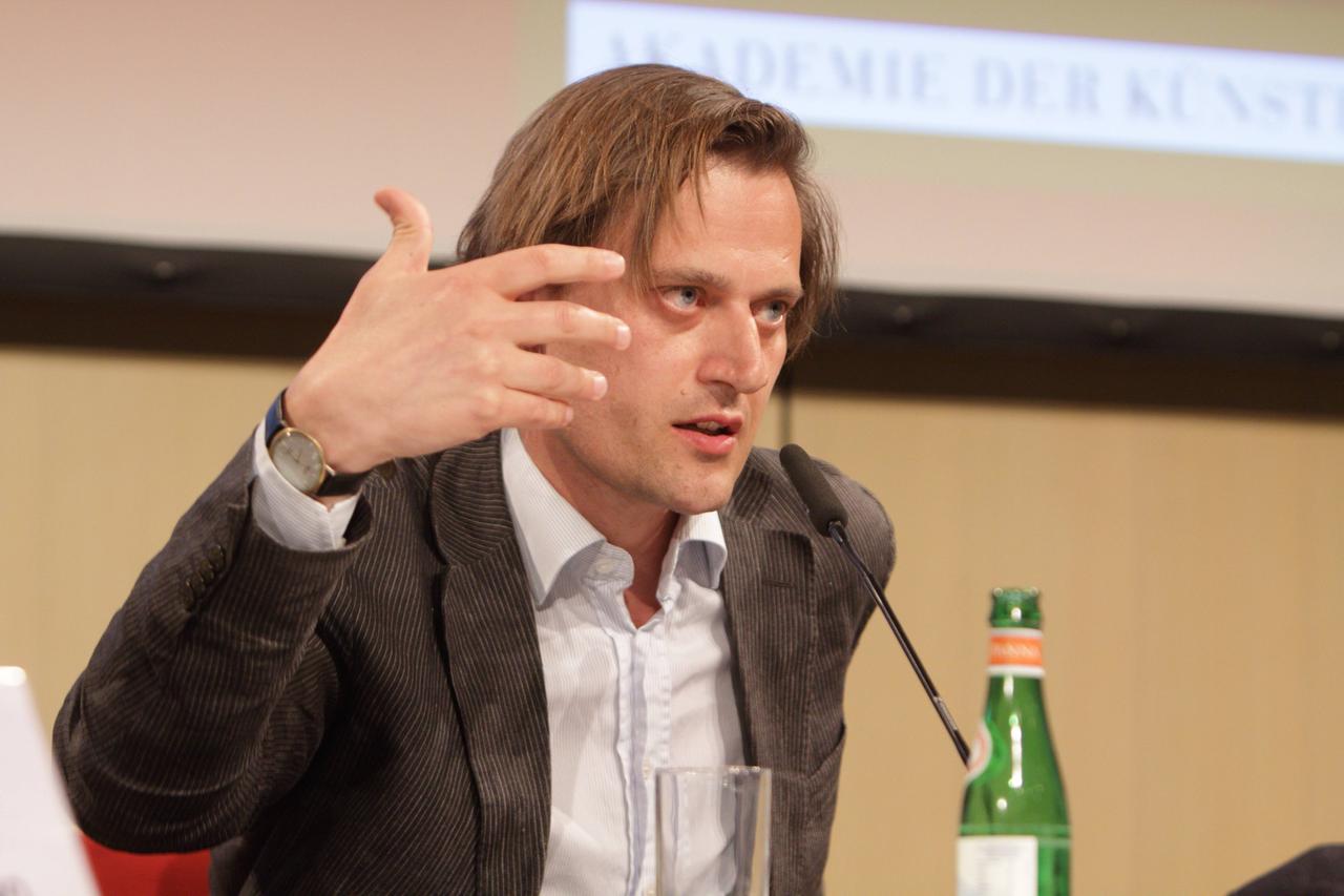 Jurko Prochasko spricht bei der Veranstaltung "Wohin stürmst Du, Russland? Deutsch Russischer Dialog" Jurko Prochasko spricht bei der Veranstaltung "Wohin stürmst Du, Russland? Deutsch Russischer Dialog"