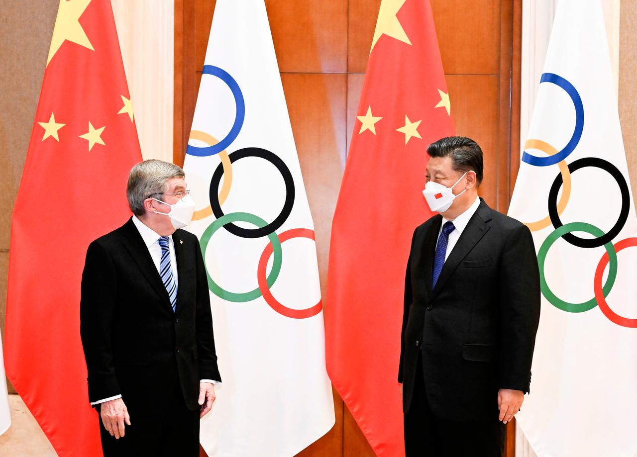 China, Peking: Staats- und Parteichef Xi hat IOC-Chef Bach empfangen.
China, Peking: Staats- und Parteichef Xi hat IOC-Chef Bach empfangen.