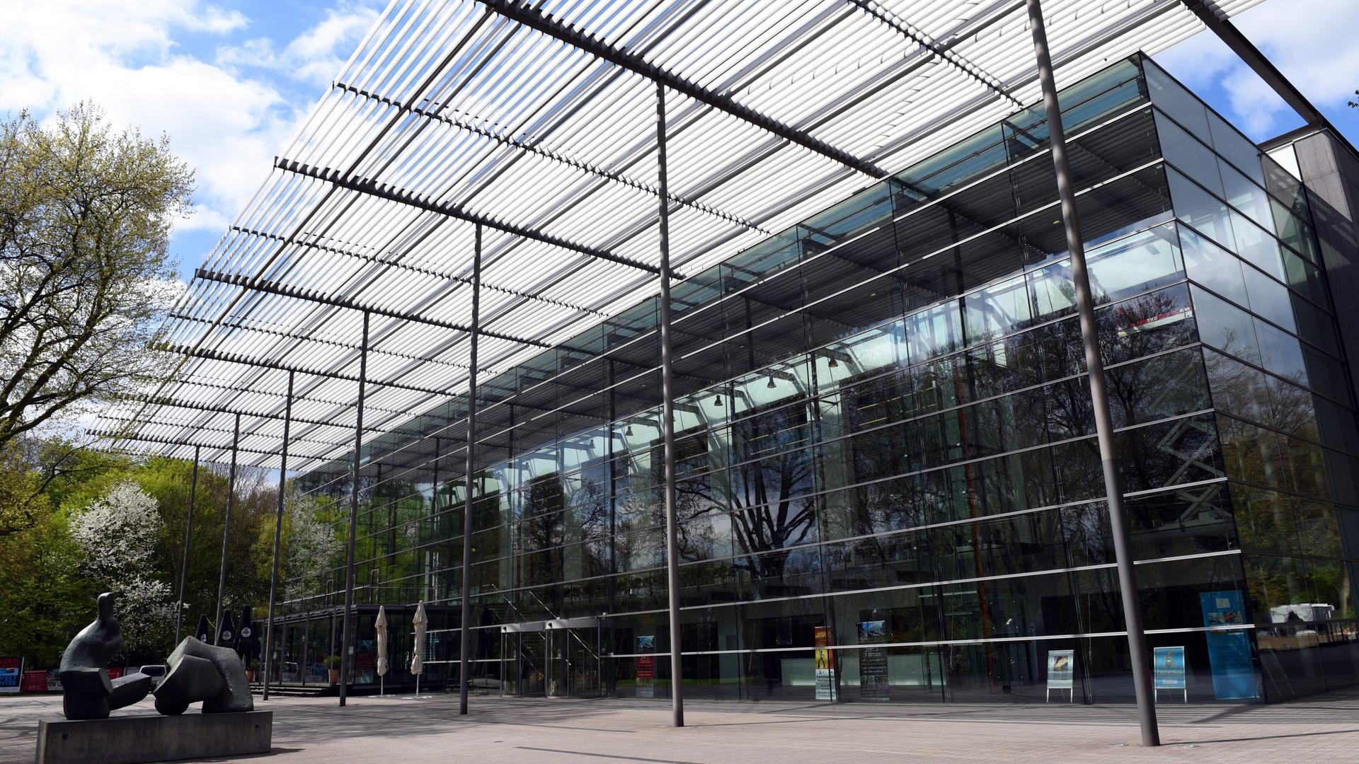 Das Ruhrfestspielhaus in Recklinghausen - zwischen 1960 und 1965 für die Ruhrfestspiele errichtet und seither Hauptaustragungsort
Das Ruhrfestspielhaus in Recklinghausen - zwischen 1960 und 1965 für die Ruhrfestspiele errichtet und seither Hauptaustragungsort