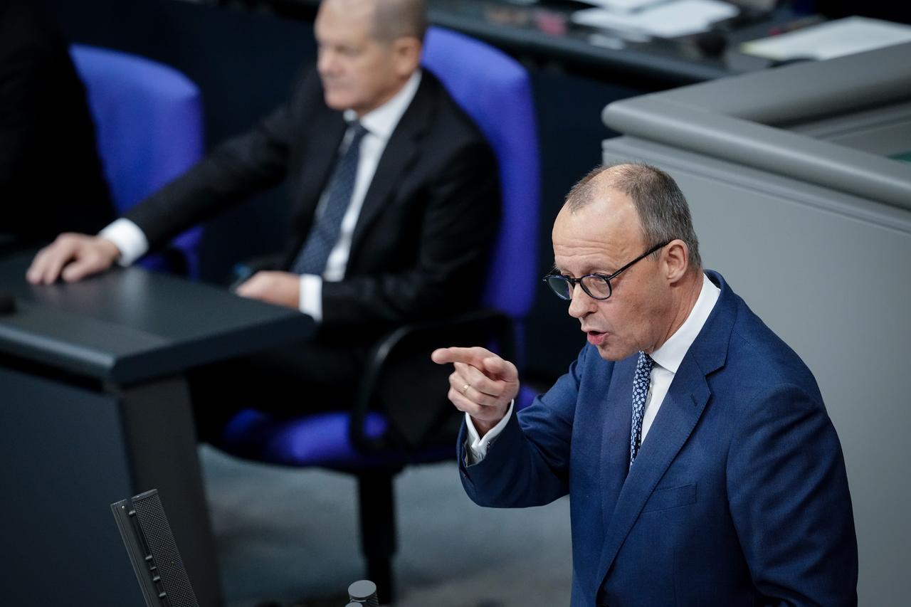 Der CDU-Bundesvorsitzende Friedrich Merz spricht im Bundestag. Der CDU-Bundesvorsitzende Friedrich Merz spricht im Bundestag.