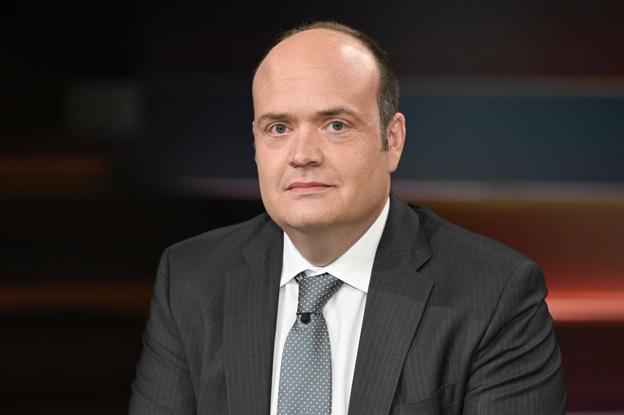 Der Journalist Robin Alexander im Porträt Der Journalist Robin Alexander im Porträt