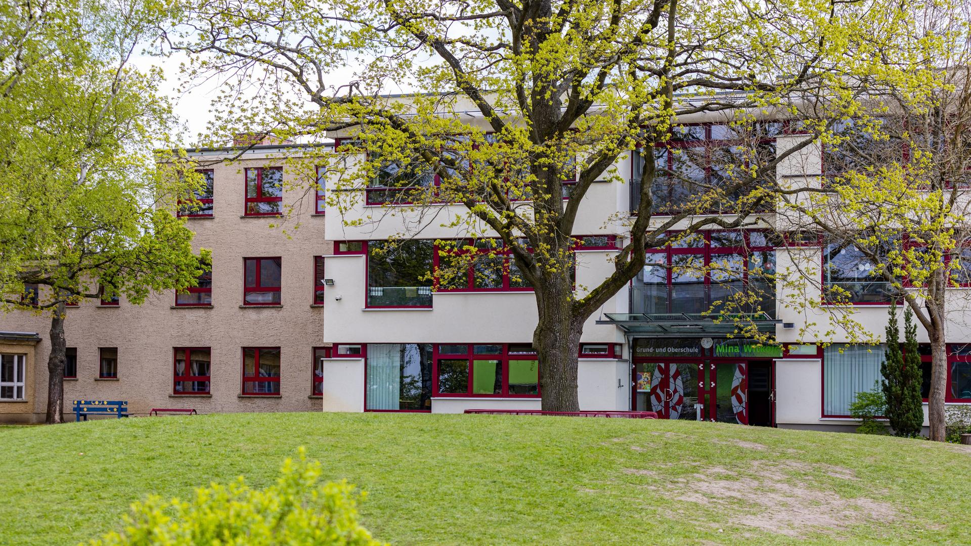 Außenansicht der Grund- und Oberschule in Burg in Brandenburg