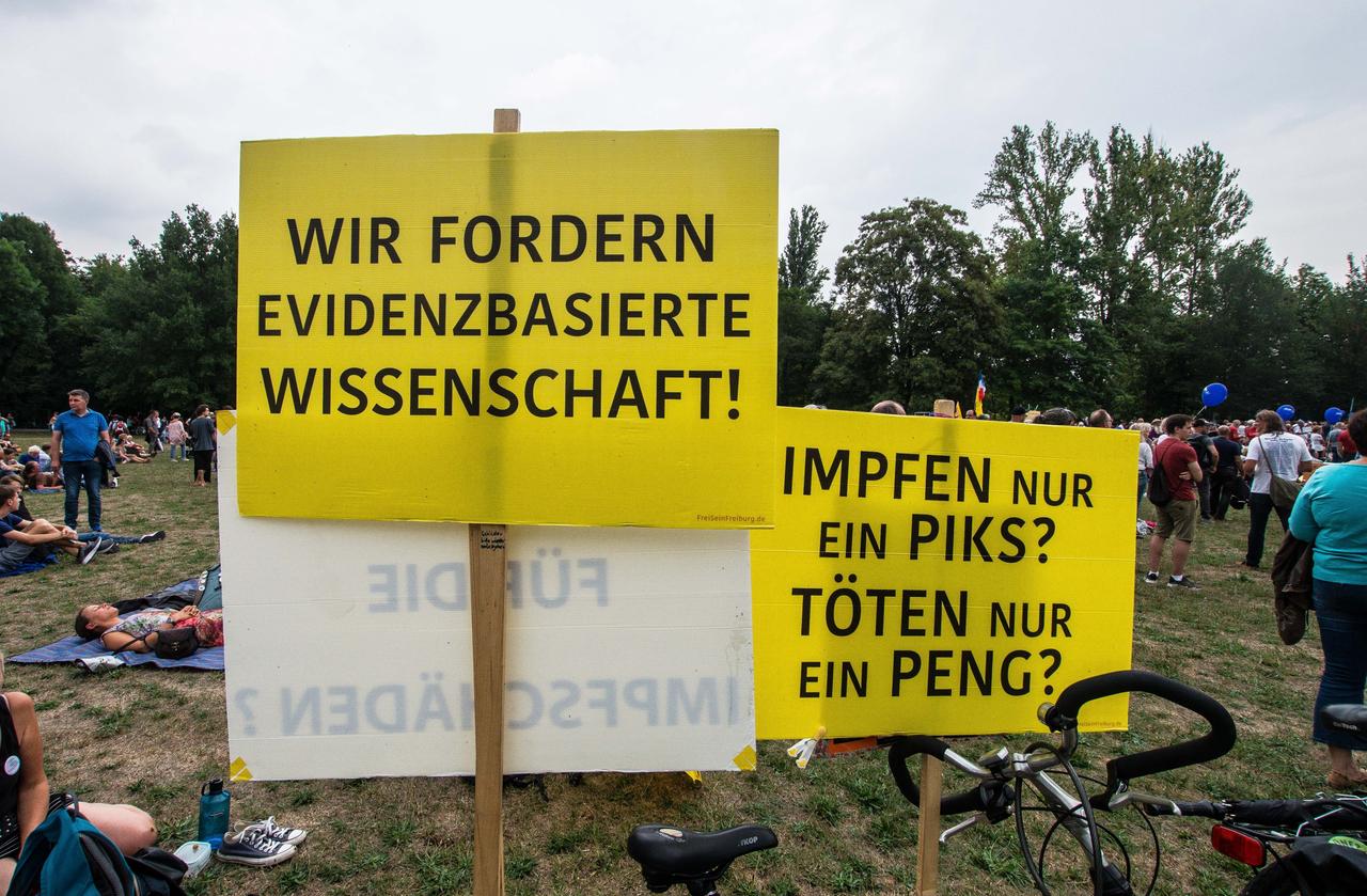 Demonstration von verschwörungsgläubigen Extremisten 2022 in Nürnberg Demonstration von verschwörungsgläubigen Extremisten 2022 in Nürnberg