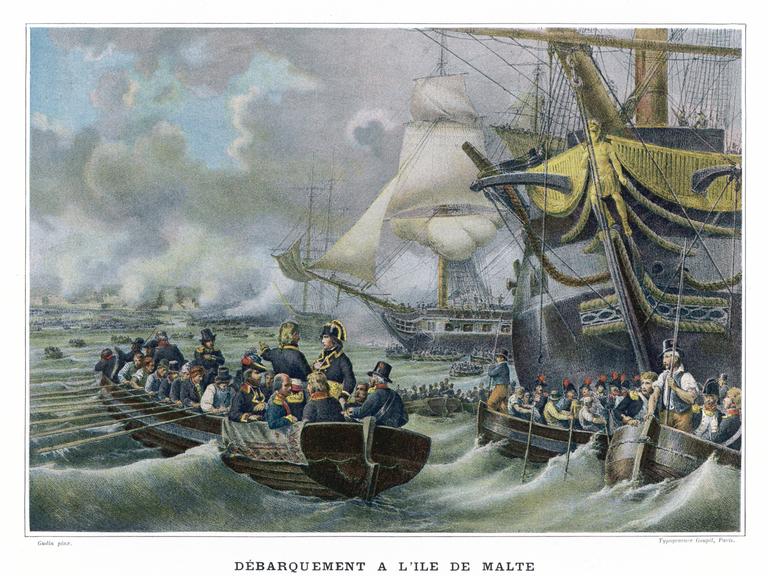 Ein Gemälde zeigt Napoleon Bonaparte am 9. Juni 1798 mit seiner Flotte vor Malta.