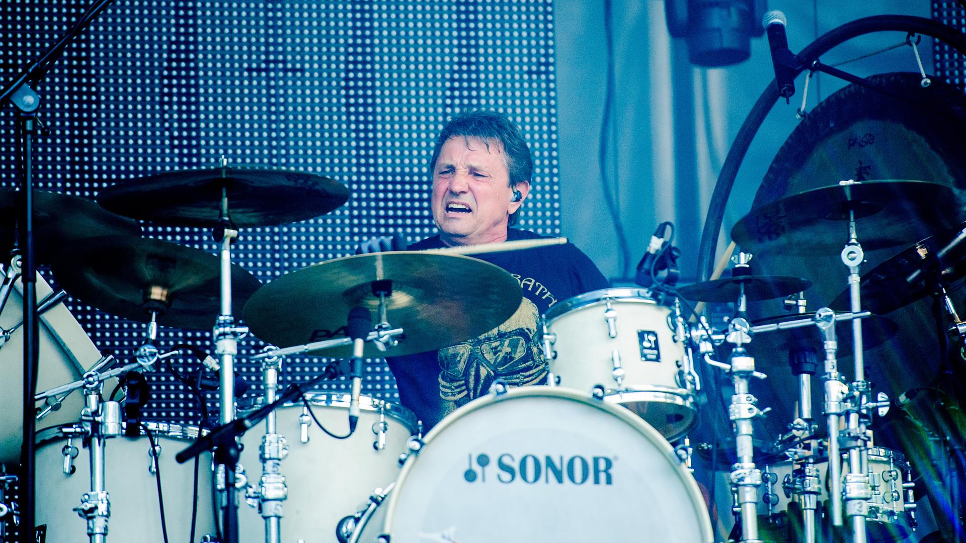 Klaus Scharfschwerdt am Schlagzeug