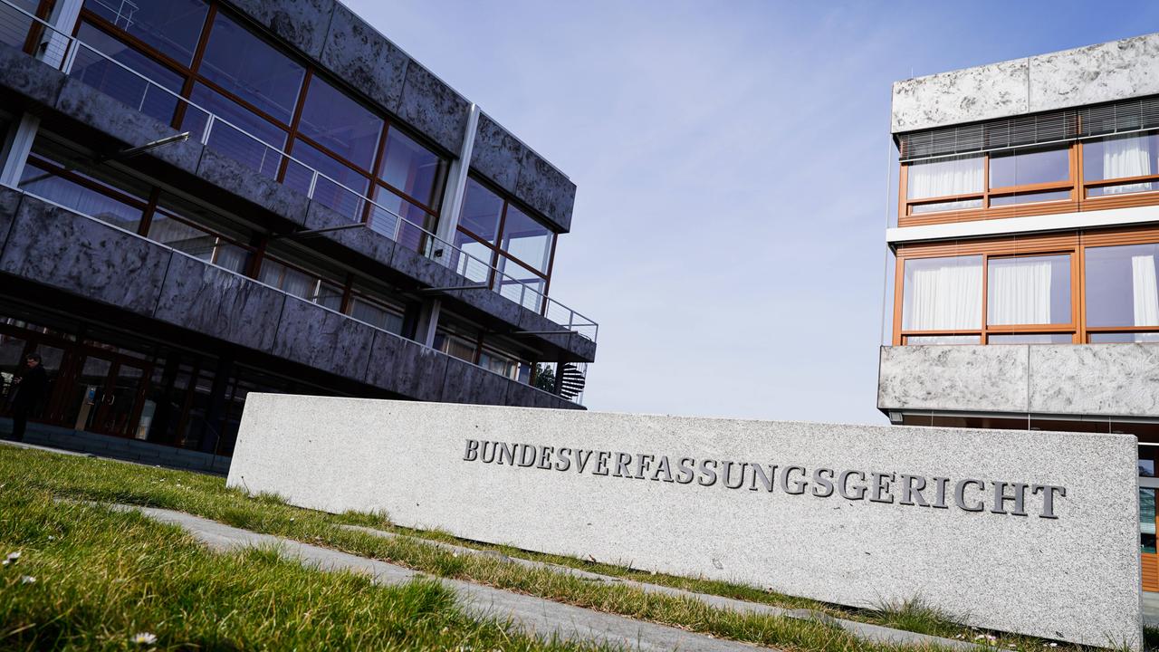 Karlsruhe - Bundesverfassungsgericht Stoppt Vorerst Verabschiedung Von ...