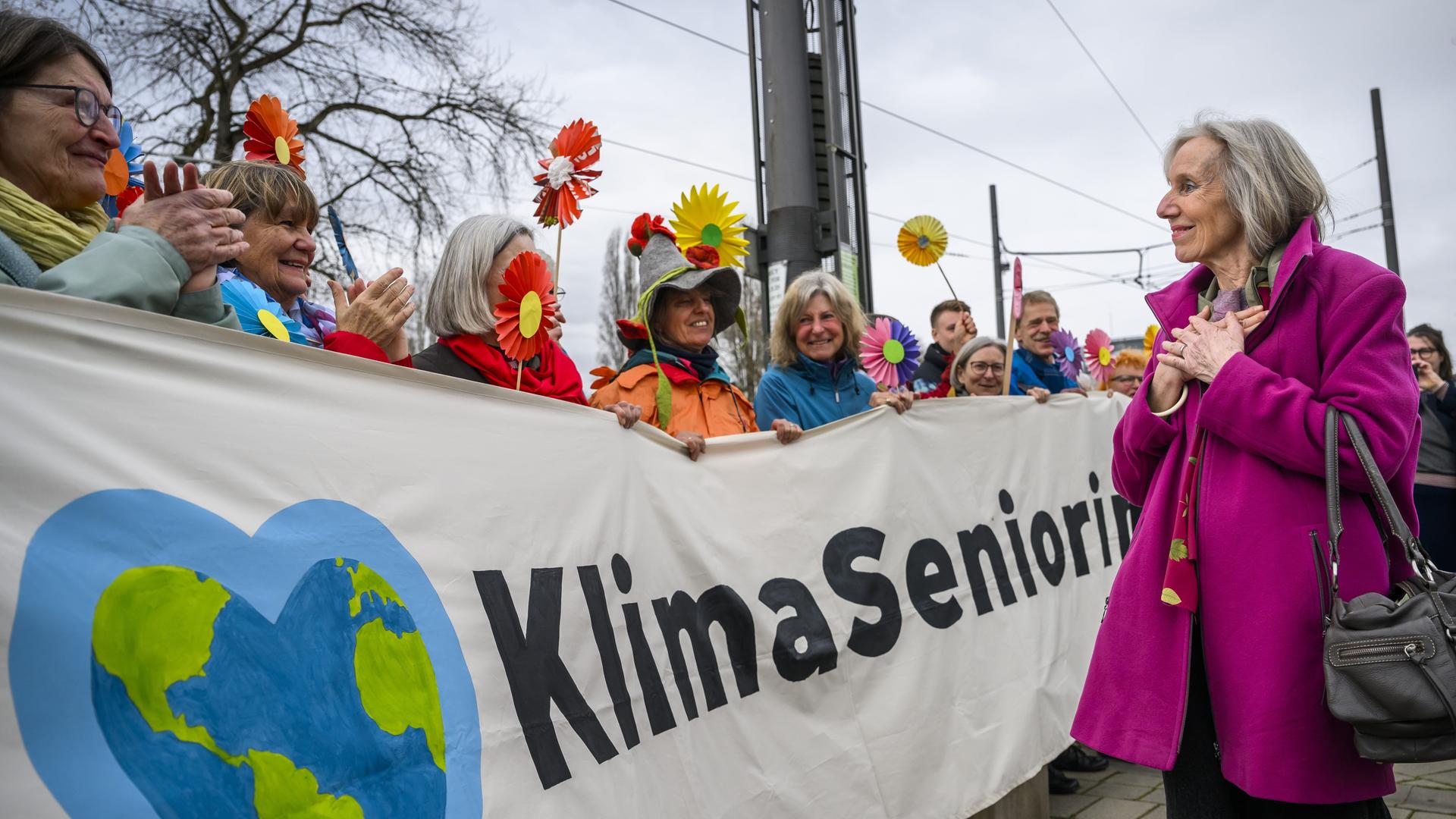 Klimaklage in Straßburg: Seniorinnen ziehen vor Europäischen Gerichtshof