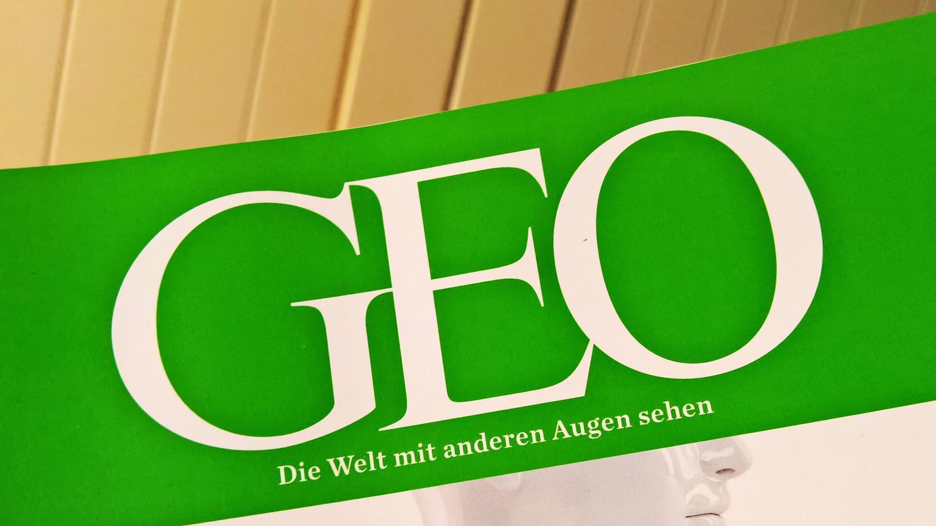 Das Logo der Zeitschrift "GEO" auf grünem Untergrund. Darunter steht: "Die Welt mit anderen Augen sehen. Das Logo der Zeitschrift "GEO" auf grünem Untergrund. Darunter steht: "Die Welt mit anderen Augen sehen.
