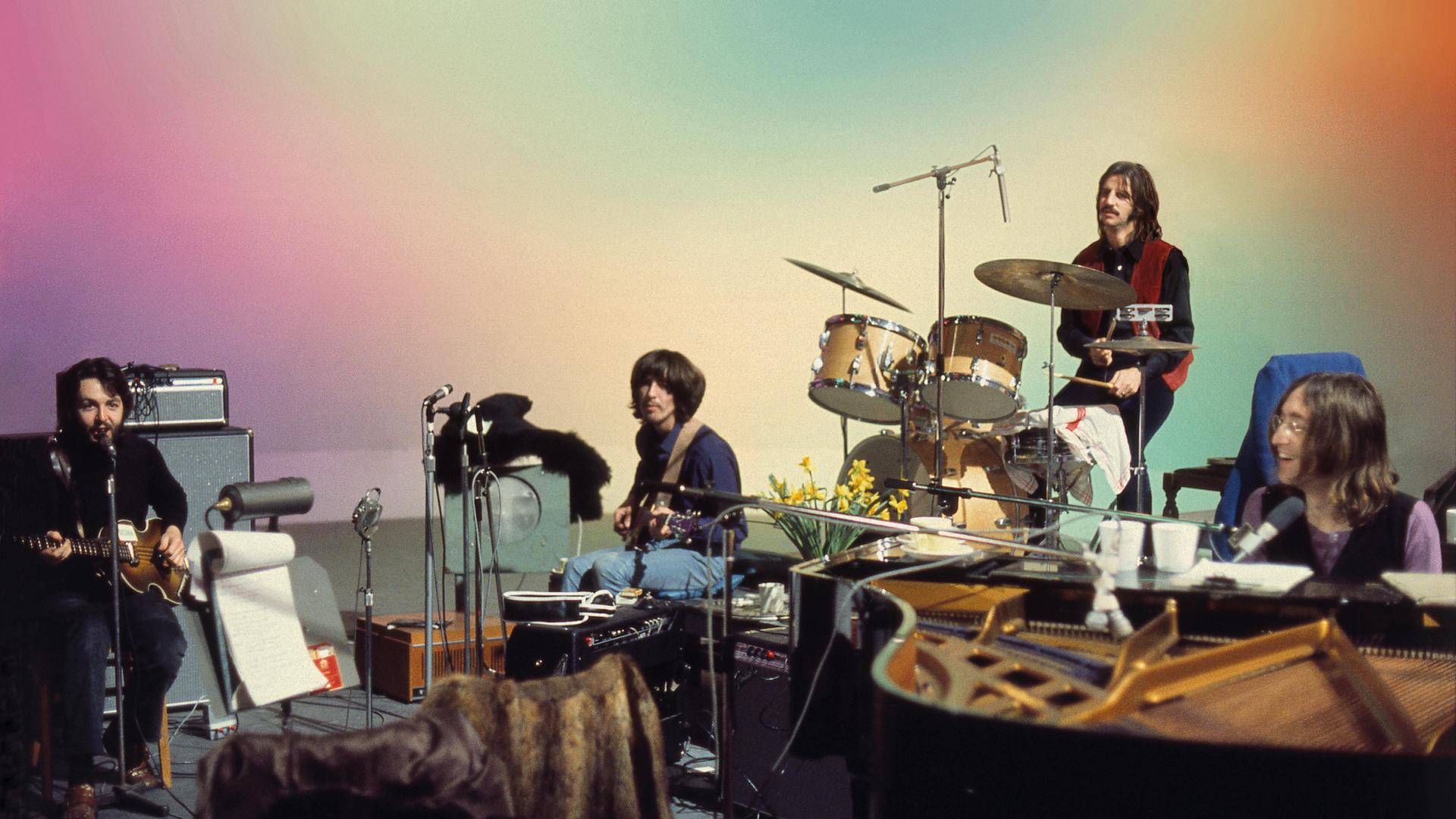 Paul McCartney, George Harrison, Ringo Starr und John Lennon an ihren Instrumenten. Paul McCartney, George Harrison, Ringo Starr und John Lennon an ihren Instrumenten.