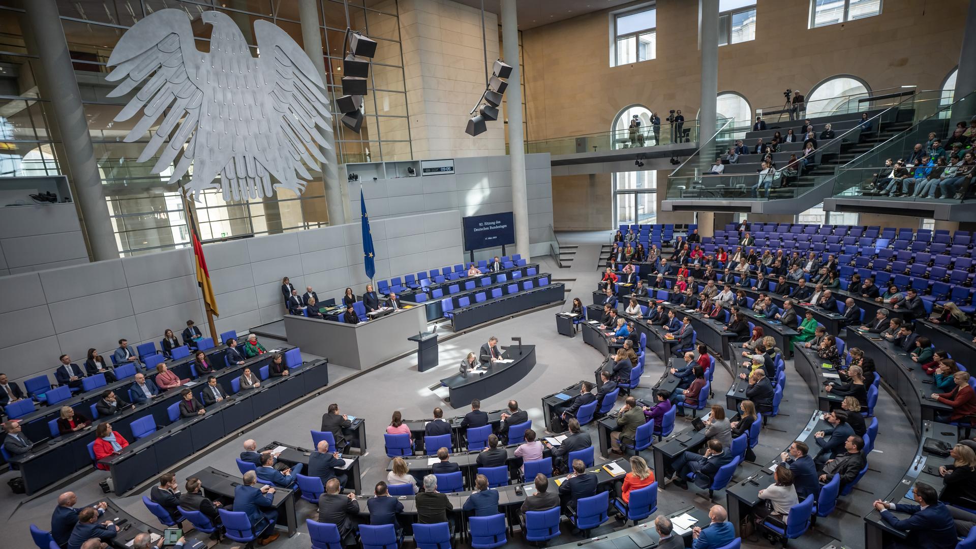 Heizungsgesetz - Schlagabtausch Bei Aktueller Stunde Im Bundestag