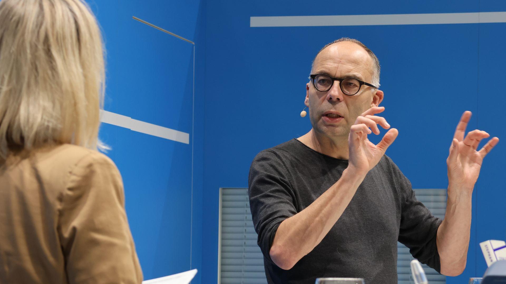 Stephan Lessenich: "Nicht mehr normal. Gesellschaft am Rande des Nervenzusammenbruchs", Hanser Berlin Verlag Stephan Lessenich: "Nicht mehr normal. Gesellschaft am Rande des Nervenzusammenbruchs", Hanser Berlin Verlag