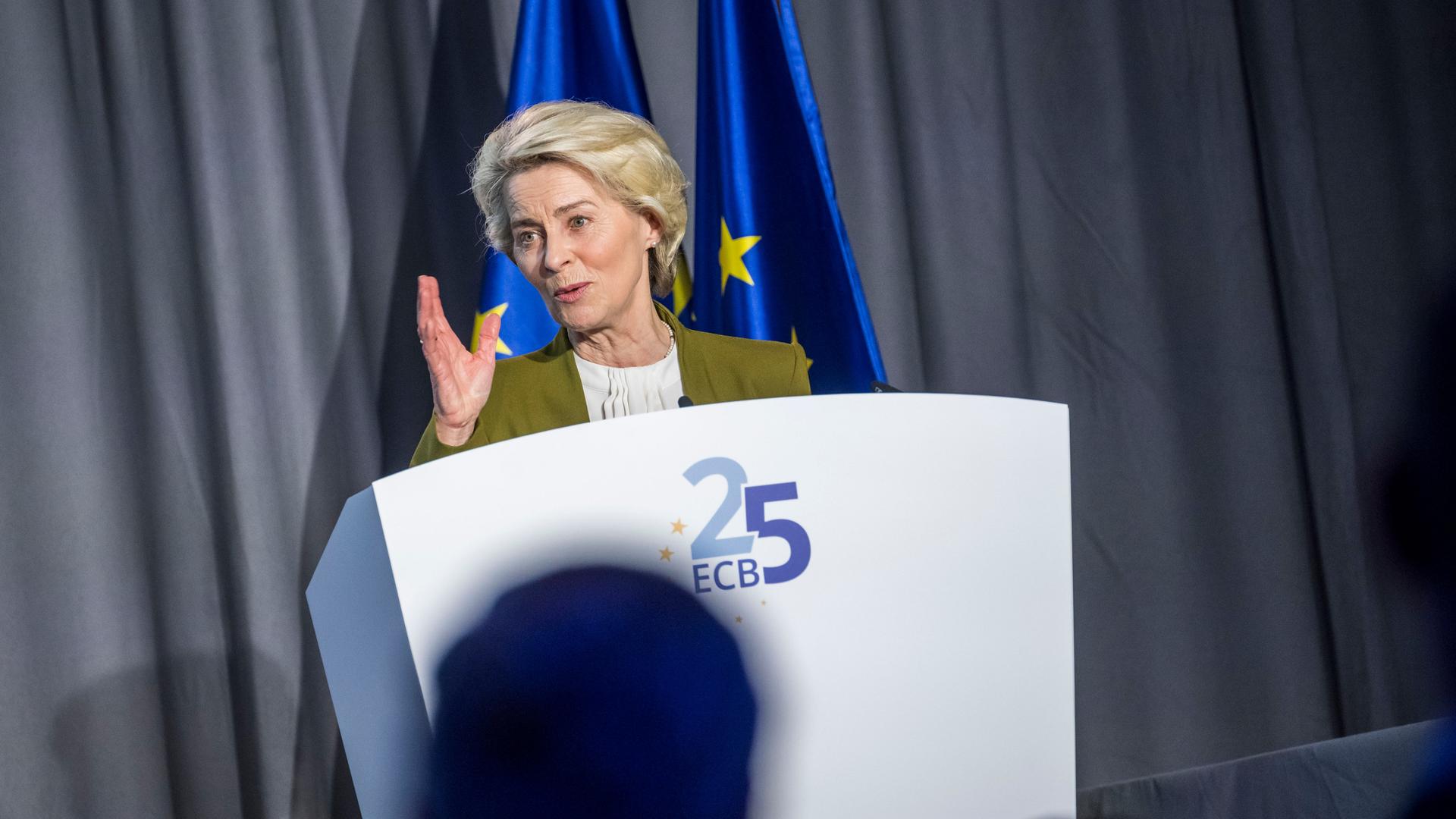 Ursula von der Leyen spricht beim 25. Jubiläum der Europäischen Zentralbank in Frankfurt am Main, 24. Mai 2023. Ursula von der Leyen spricht beim 25. Jubiläum der Europäischen Zentralbank in Frankfurt am Main, 24. Mai 2023.
