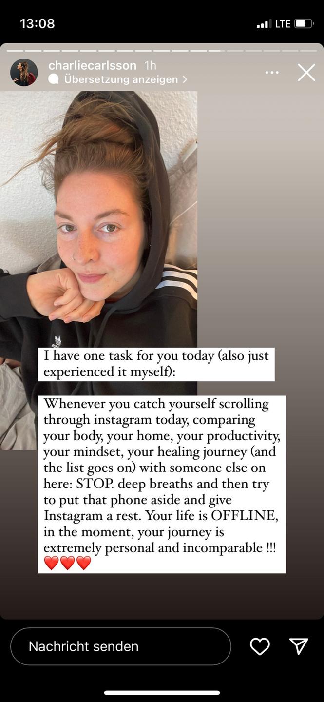 Insta-Story-Ausschnitt: Foto einer jungen Frau. Darunter Text. Insta-Story-Ausschnitt: Foto einer jungen Frau. Darunter Text.