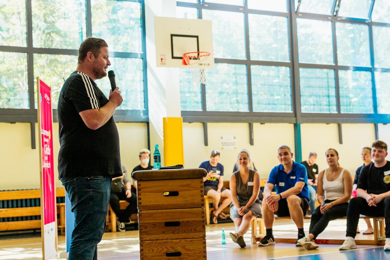 Hendrik Brösel leitet das Projekt "Sport vernetzt" bei Alba Berlin. Hendrik Brösel leitet das Projekt "Sport vernetzt" bei Alba Berlin.