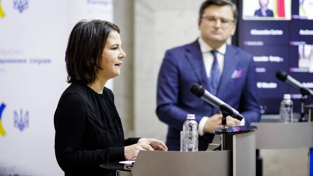 Annalena Baerbock, Bundesaussenministerin, gibt eine gemeinsame Pressekonferenz mit Dmytro Kuleba, Minister für Auswärtige Angelegenheiten der Ukraine.