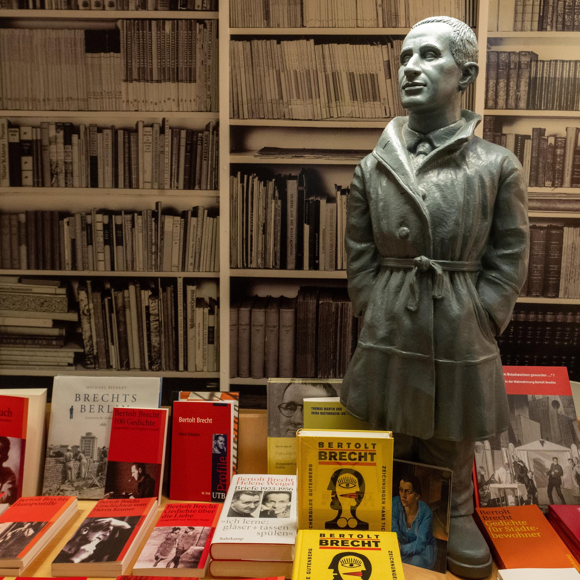 Bertolt Brechts 125. Geburtstag – Neue Bücher zum Jubiläum