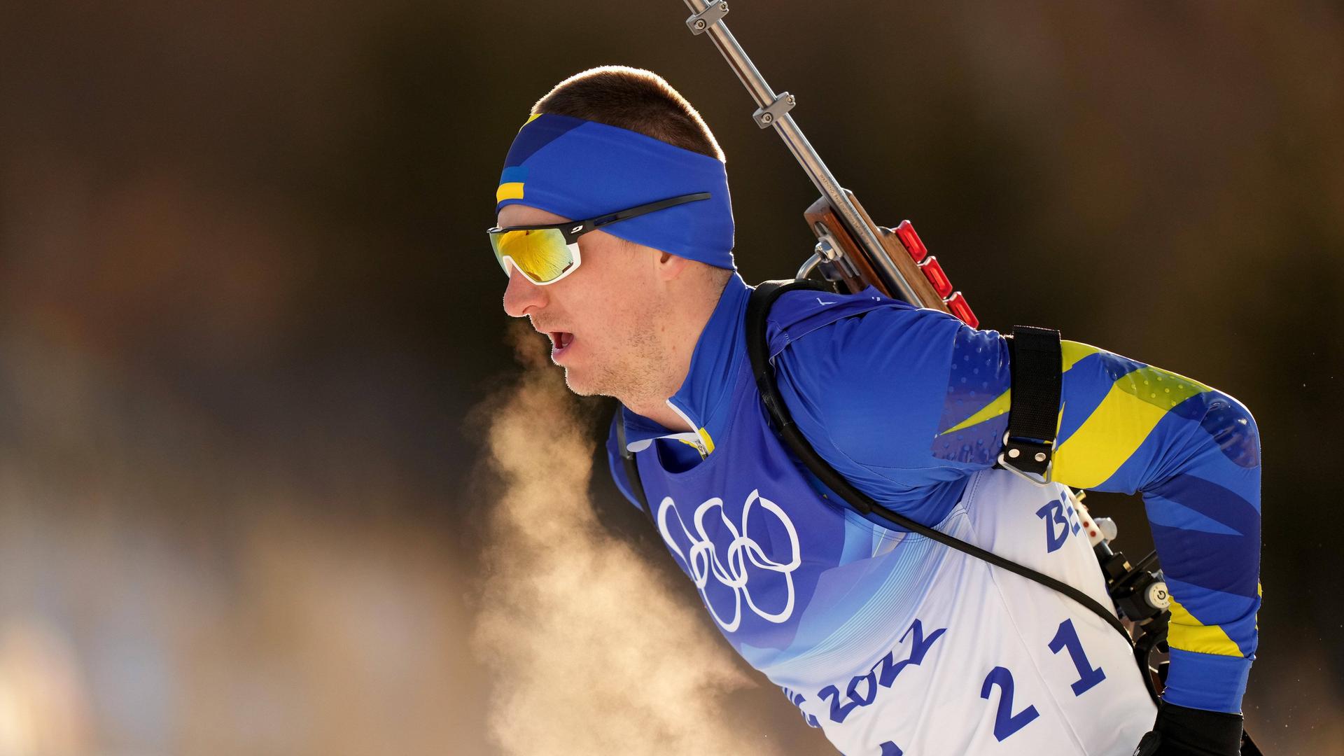 Der Biathlet Dmytro Pidrutschnji trat im Februar noch bei den Olympischen Winterspielen in Peking an. Inzwischen verteidigt er seine Heimat. Der Biathlet Dmytro Pidrutschnji trat im Februar noch bei den Olympischen Winterspielen in Peking an. Inzwischen verteidigt er seine Heimat.