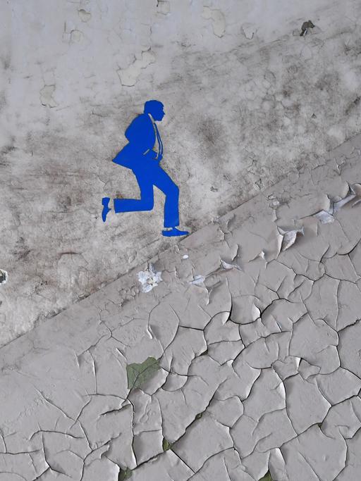 Ein Graffito im Treppenhaus der Defensionskaserne, die auf dem Petersberg im Zentrum der Landeshauptstadt Thüringens steht.