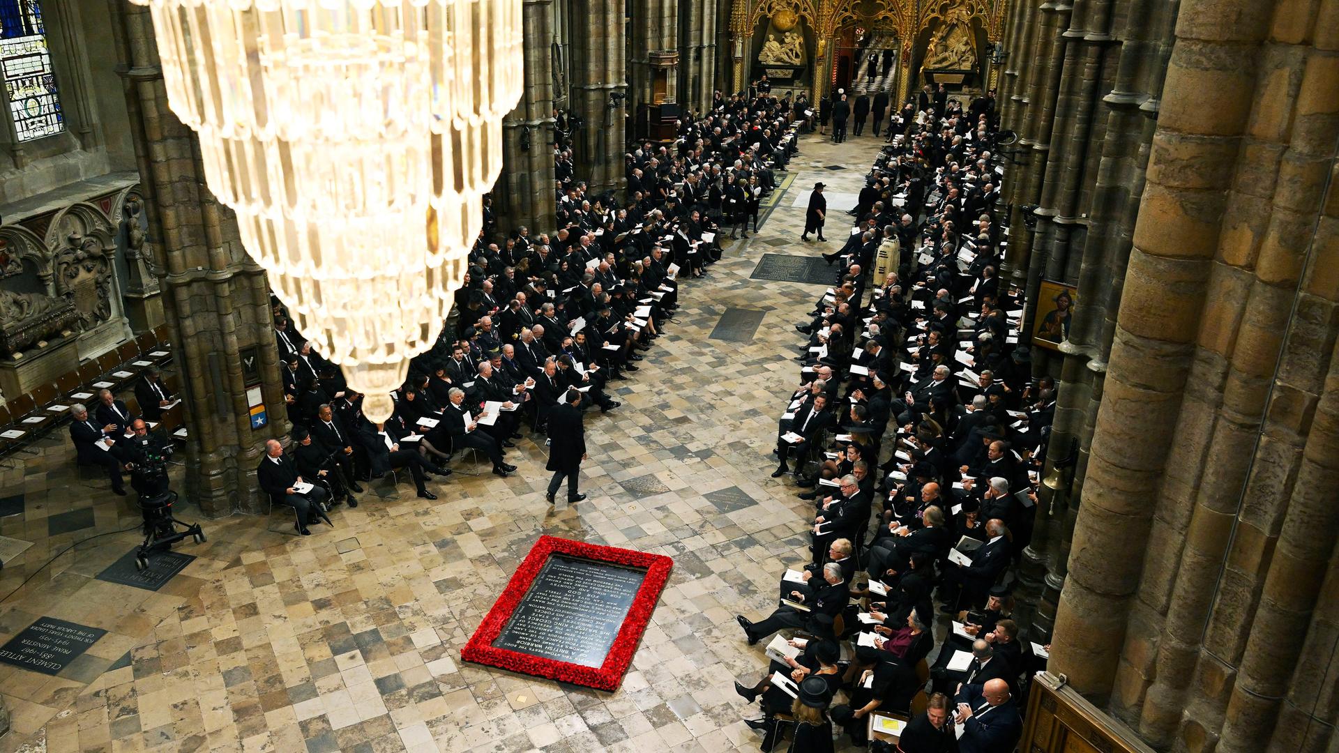 Westminster Abbey, London: Vor der Trauerfeier für Königin Elisabeth II Westminster Abbey, London: Vor der Trauerfeier für Königin Elisabeth II