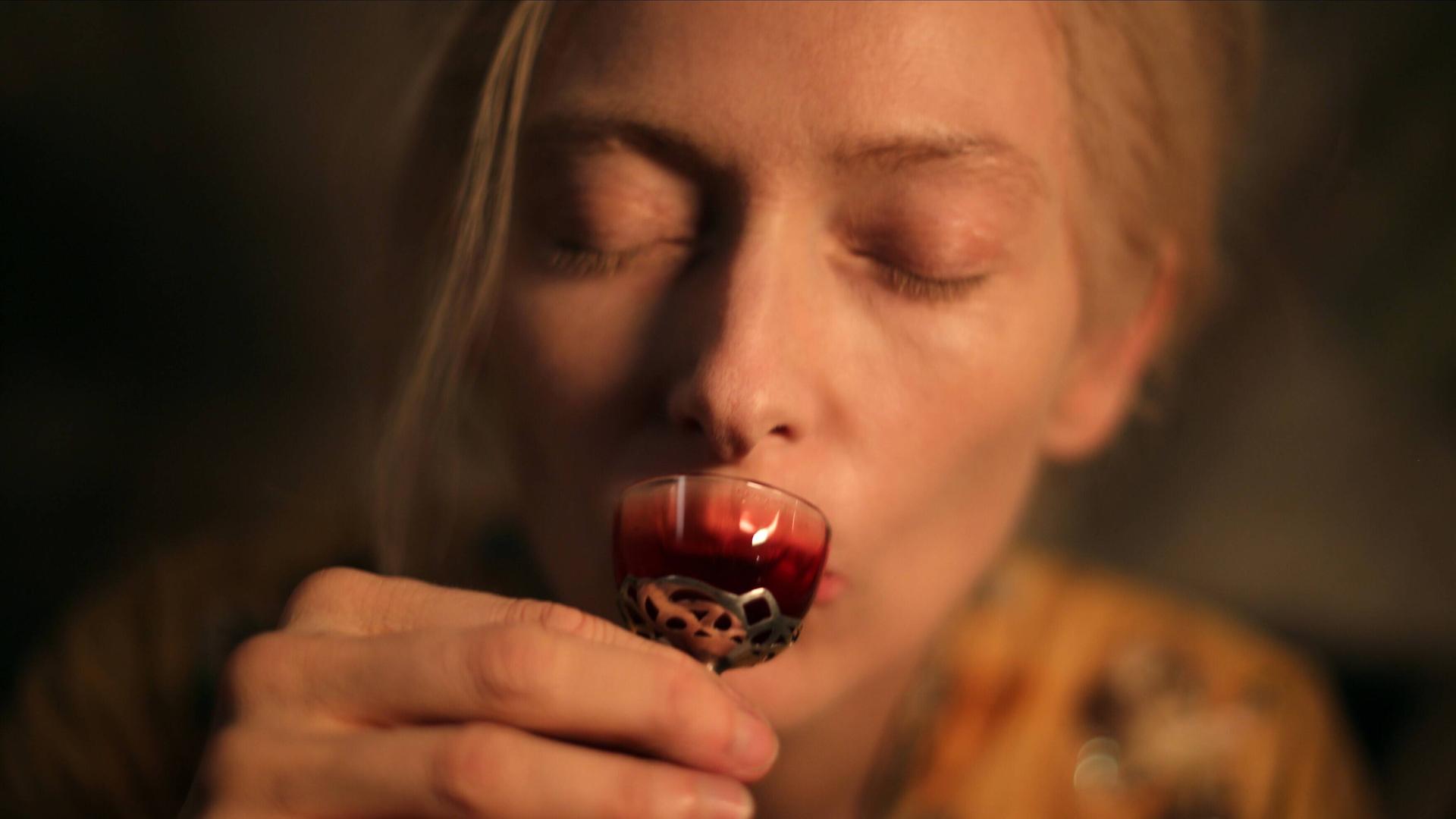 Tilda Swinton in „Only Lovers Left Alive”. Tilda Swinton in „Only Lovers Left Alive”.