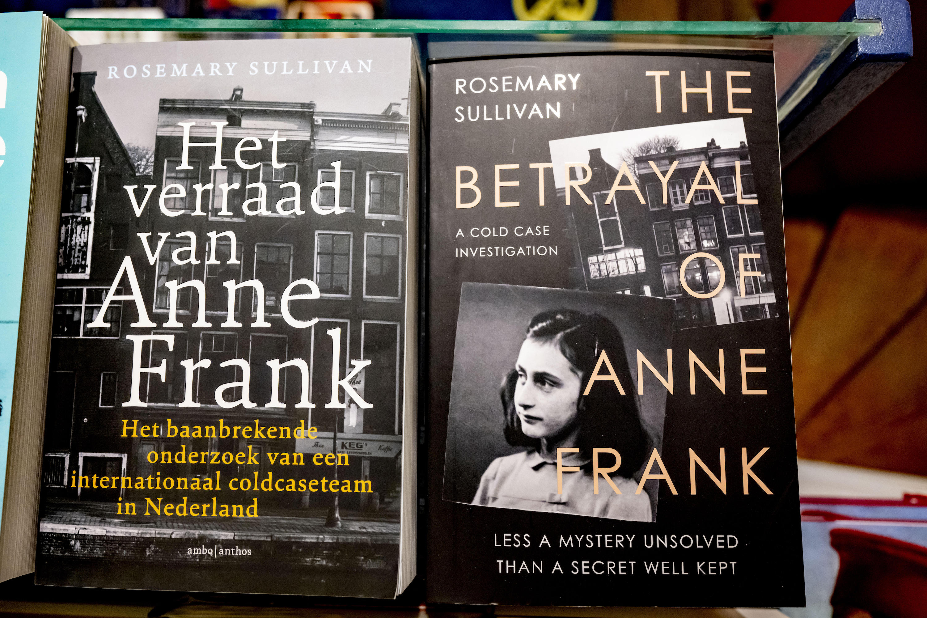 Verlag Zieht Umstrittenes Buch über Verrat An Anne Frank Zurück ...