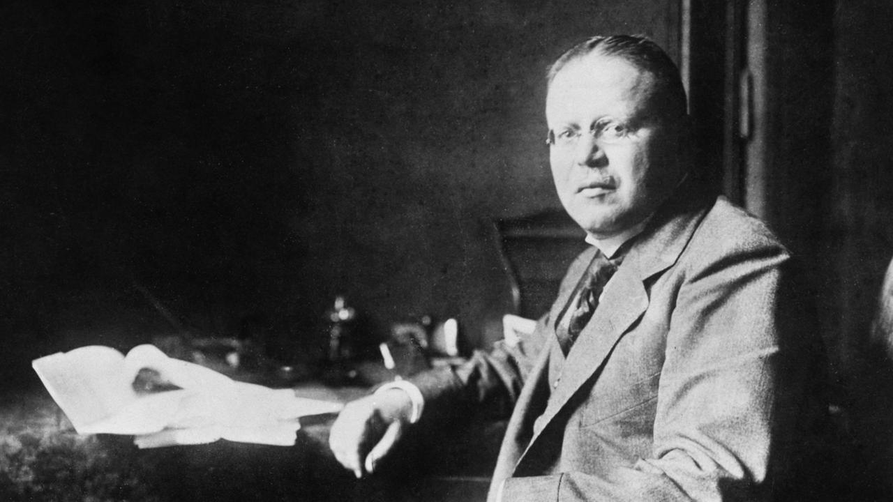 Matthias Erzberger auf einer historischen Aufnahme von 1920. Matthias Erzberger auf einer historischen Aufnahme von 1920.