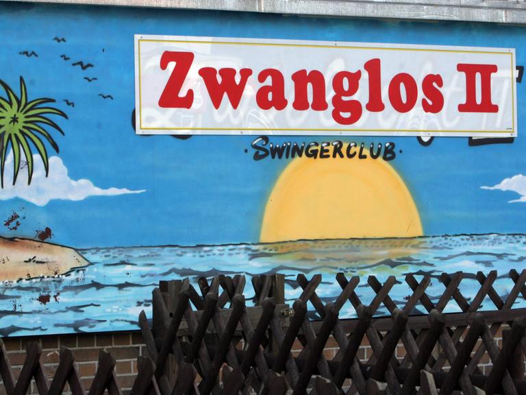 "Zwanglos II" Schild am Swingerclub in Berlin-Schöneberg, 2006, 