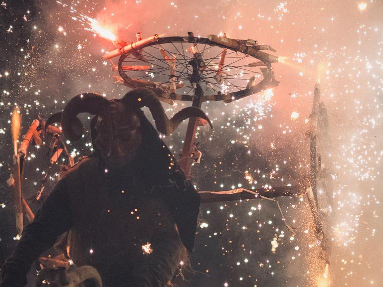 Eine Person, die dämonisch aussieht. 