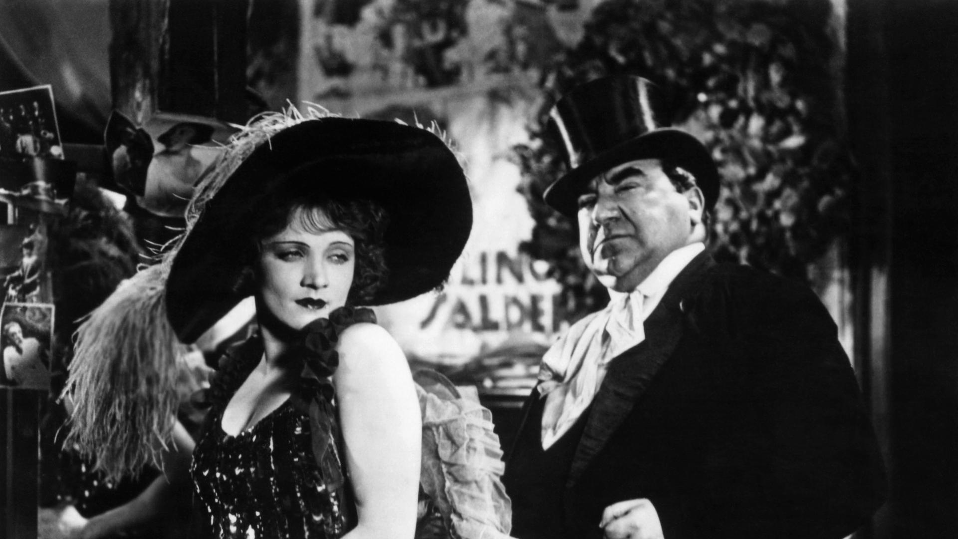 , Marlene Dietrich, und Kurt Gerron, 1930 in Josef von Sternbergs UFA-Film "Der blaue Engel , Marlene Dietrich, und Kurt Gerron, 1930 in Josef von Sternbergs UFA-Film "Der blaue Engel