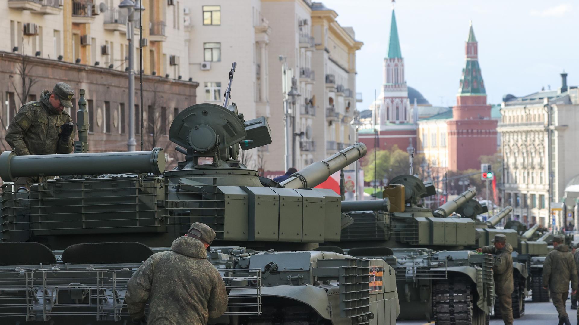 Panzer auf dem Weg zur Parade am 9. Mai 2022 in Moskau. Panzer auf dem Weg zur Parade am 9. Mai 2022 in Moskau.