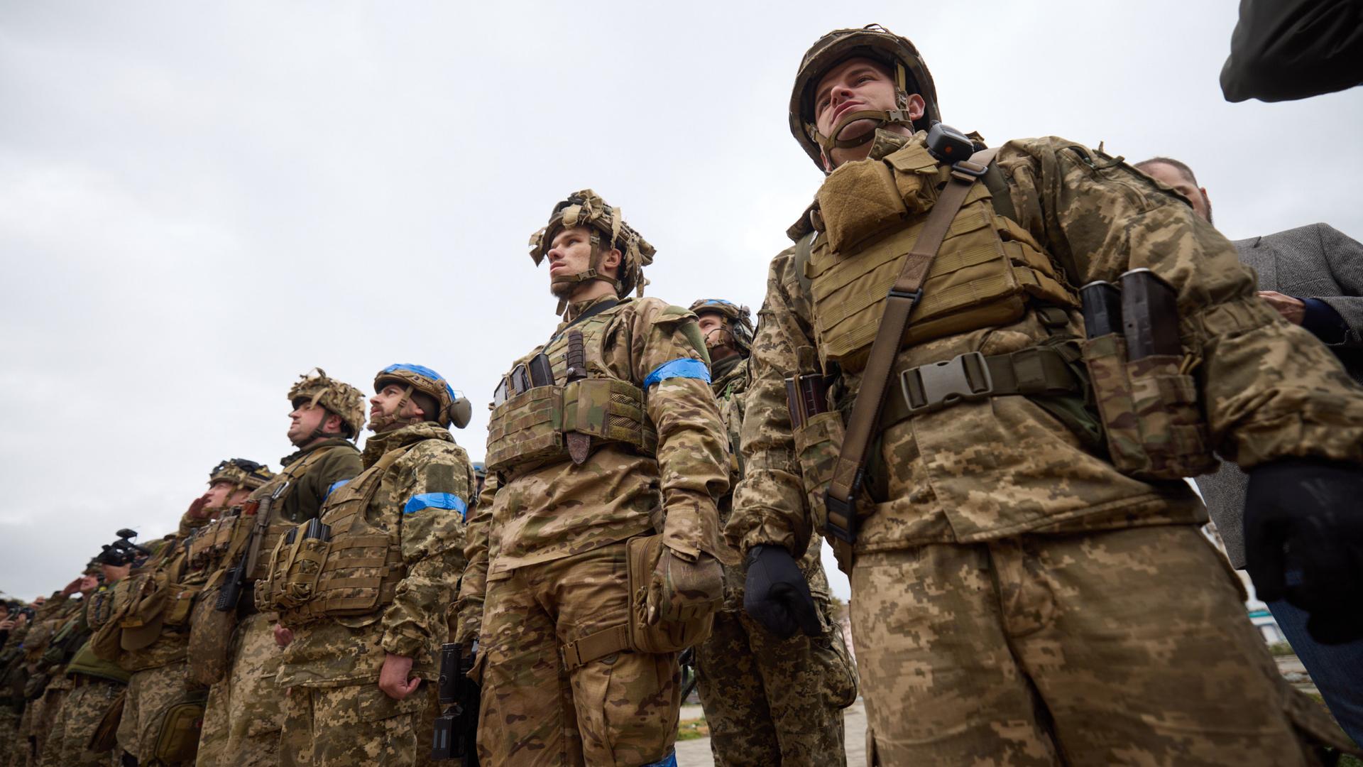 Soldaten des ukrainischen Militärs Soldaten des ukrainischen Militärs