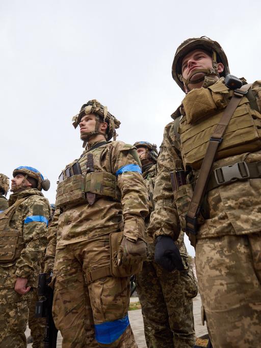 Soldaten des ukrainischen Militärs