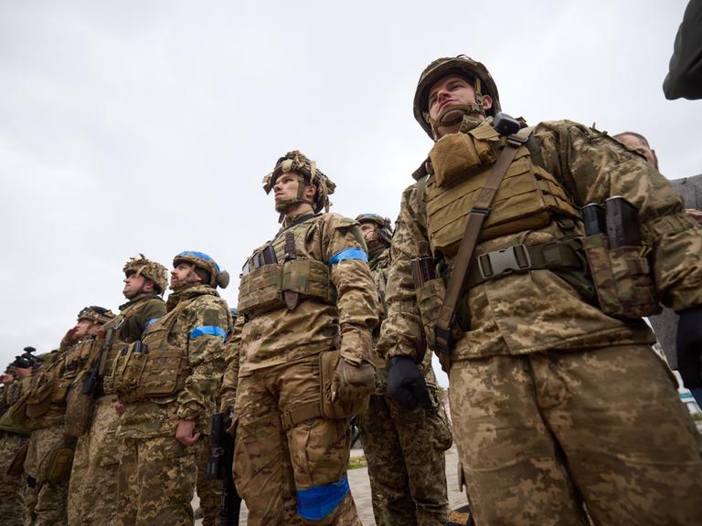 Soldaten des ukrainischen Militärs