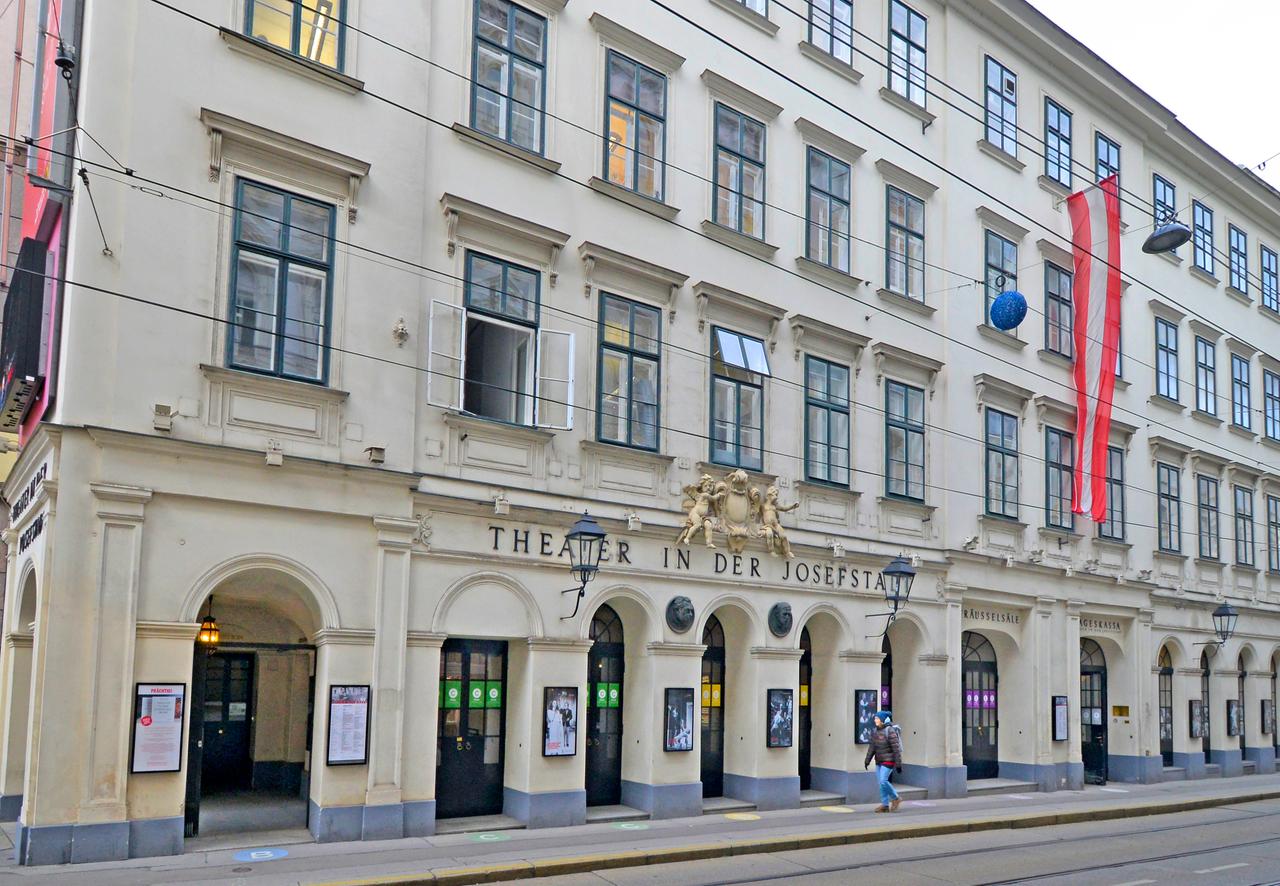 Das Theater in der Josefstädter Straße 26 ist da das älteste noch bestehende Theater in Wien Das Theater in der Josefstädter Straße 26 ist da das älteste noch bestehende Theater in Wien