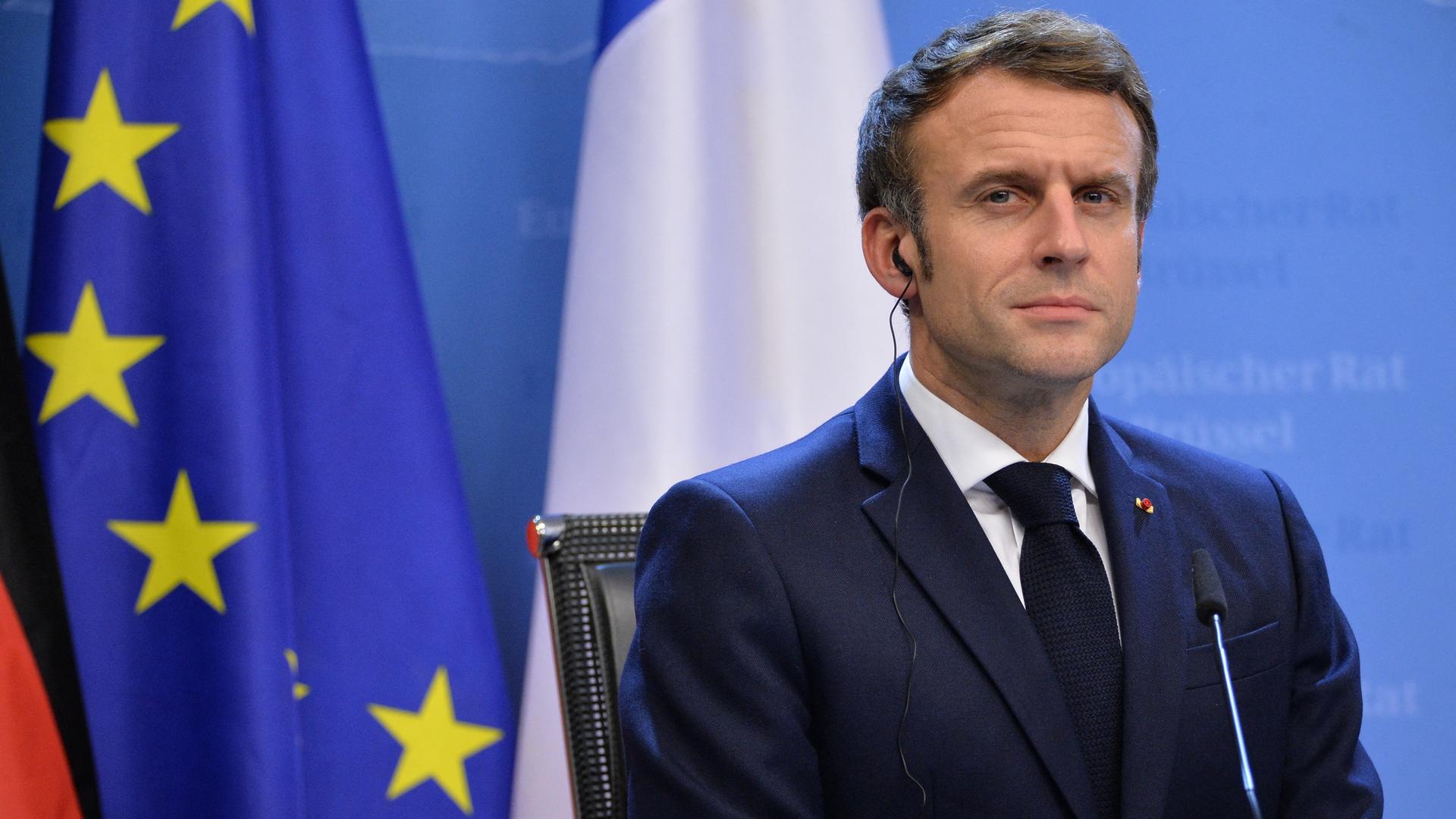 Frankreichs Präsident Emmanuel Macron bei einer Pressekonferenz in Brüssel im Dezember 2021 Frankreichs Präsident Emmanuel Macron bei einer Pressekonferenz in Brüssel im Dezember 2021