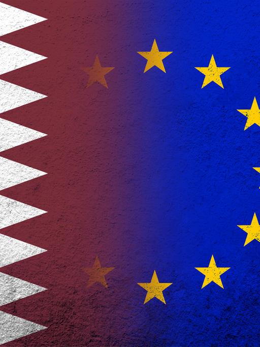 Die Flaggen der EU und Katar verschmelzen miteinander