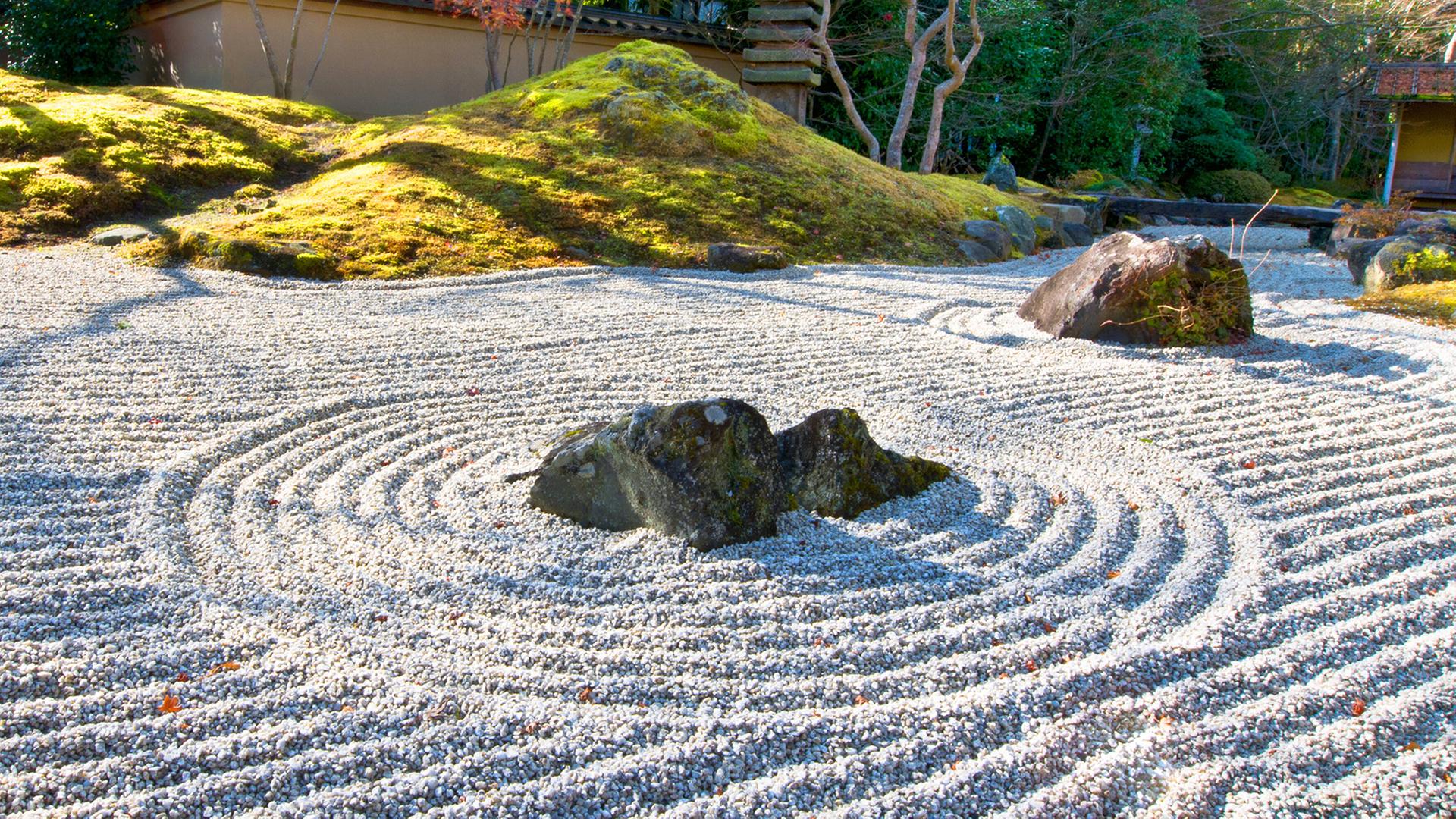 Ein Zen-Garten (kare-san-sui)
