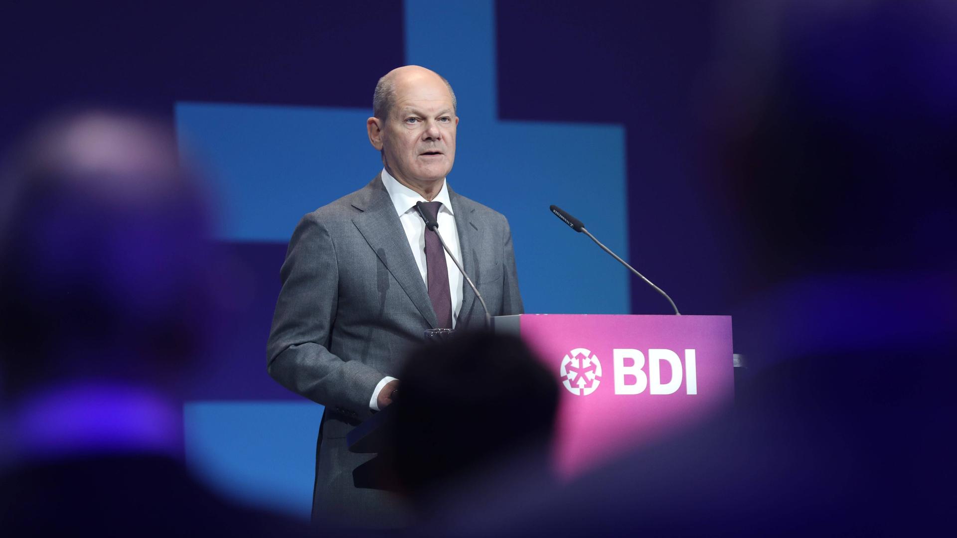 Tag Der Deutschen Industrie - Scholz Gegen Flächendeckende Überwachung ...