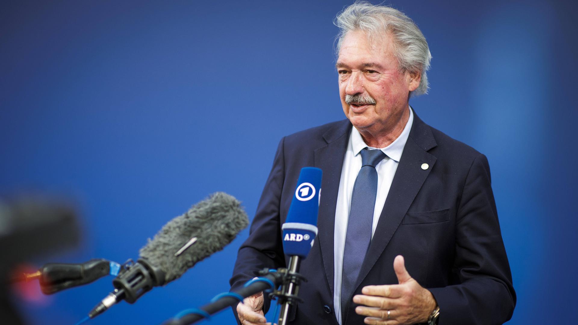 Jean Asselborn, Außenminister von Luxemburg, während eines Pressestatements im Rahmen eines informellen Treffens der NATO-Außenminister und Außenministerinnen in Berlin Jean Asselborn, Außenminister von Luxemburg, während eines Pressestatements im Rahmen eines informellen Treffens der NATO-Außenminister und Außenministerinnen in Berlin