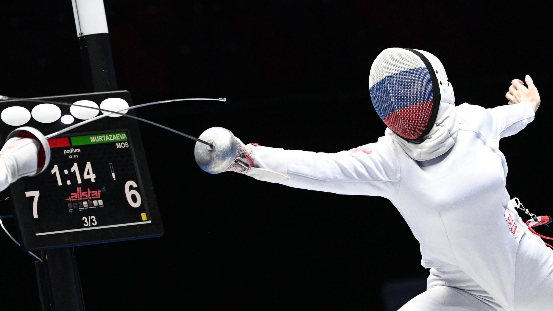 Russische Fechterinnen und Fechter dürfen an der Qualifikation für die Olympischen Spiele teilnehmen. Das hat der Internationale Fechtverband entschieden. Russische Fechterinnen und Fechter dürfen an der Qualifikation für die Olympischen Spiele teilnehmen. Das hat der Internationale Fechtverband entschieden.