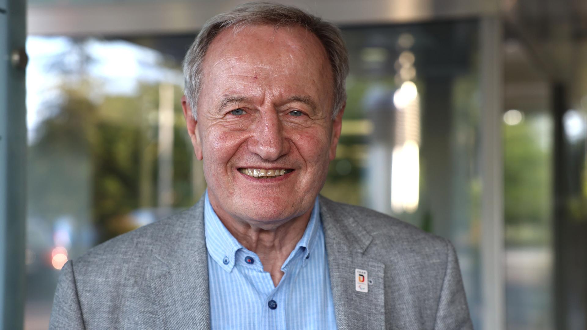 DBS-Präsident Friedhelm Julius Beucher lächelt in die Kamera