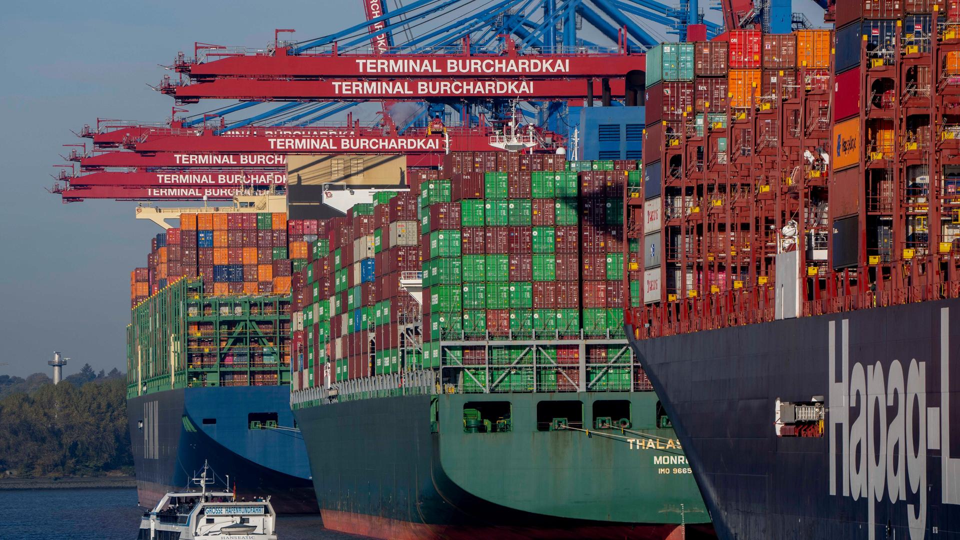 Containerschiffe im Hamburger Hafen Containerschiffe im Hamburger Hafen