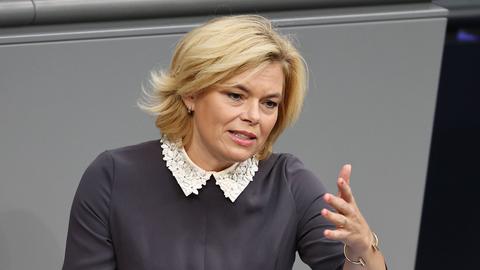 Julia Klöckner (CDU) spricht im Deutschen Bundestag