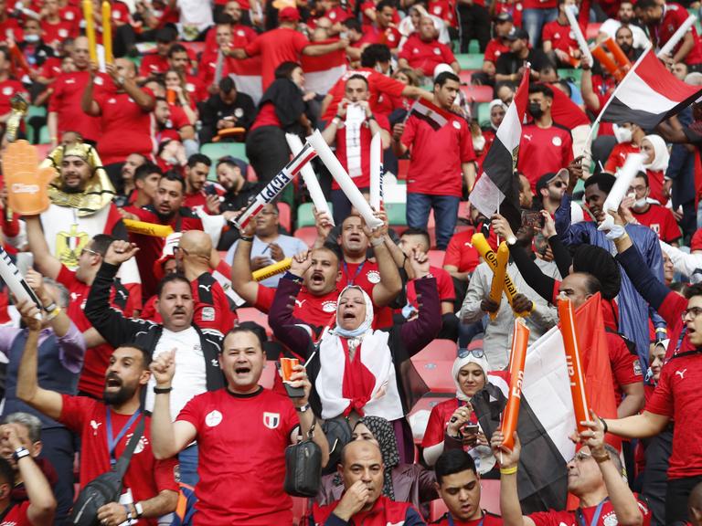 Ägyptische Fußballfans während des Afrika-Cups in Yaounde, Kamerun

