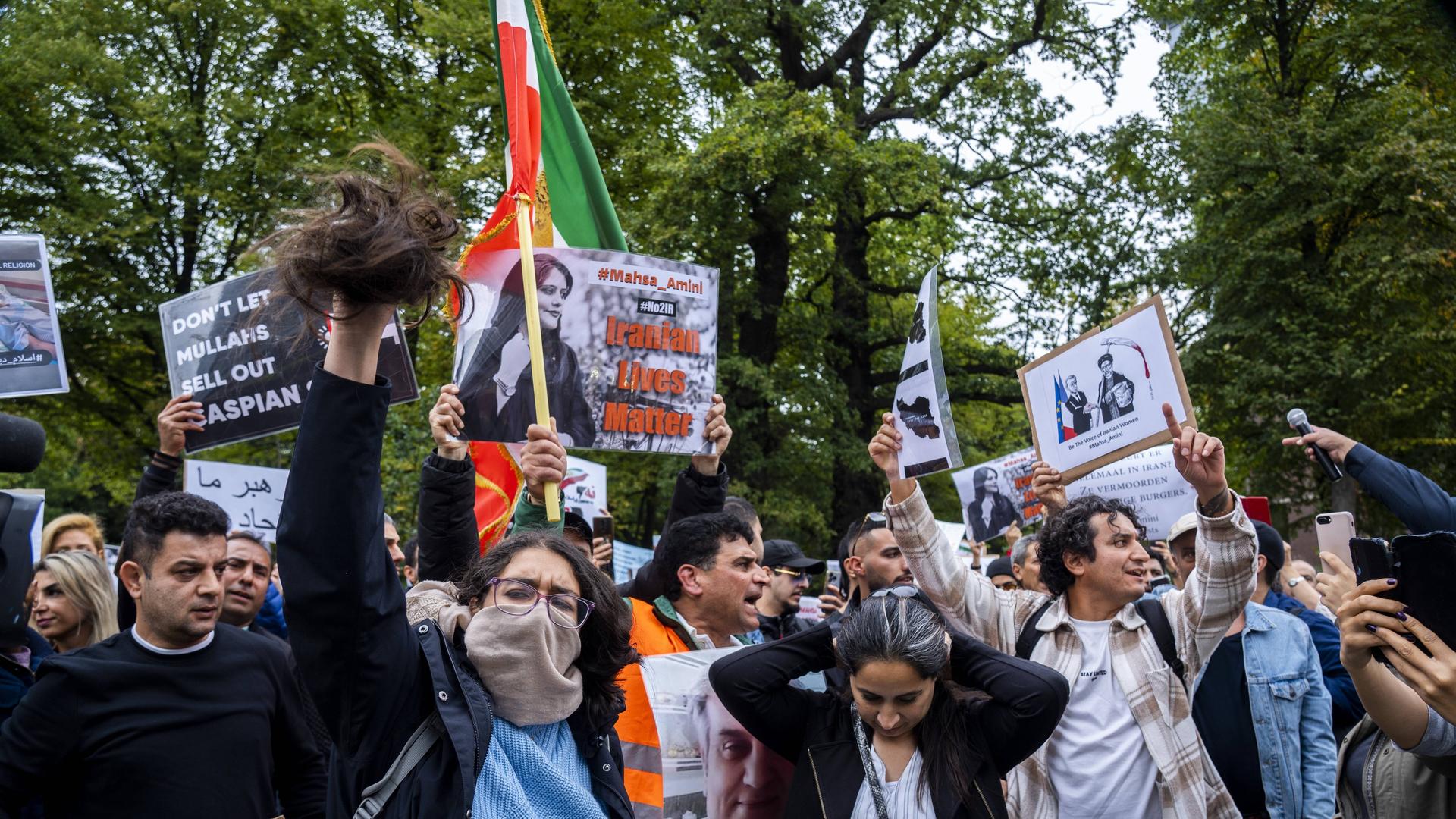 Mahsa Amini - Baerbock fordert neue Sanktionen gegen Iran wegen gewaltsamem Vorgehen gegen Proteste