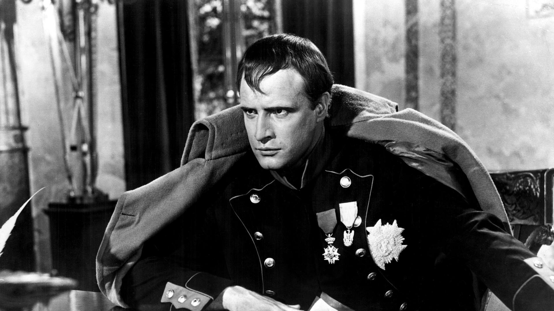 US-Schauspieler Marlon Brando als Napoleon 1954 am Set des Films "Désirée". US-Schauspieler Marlon Brando als Napoleon 1954 am Set des Films "Désirée".