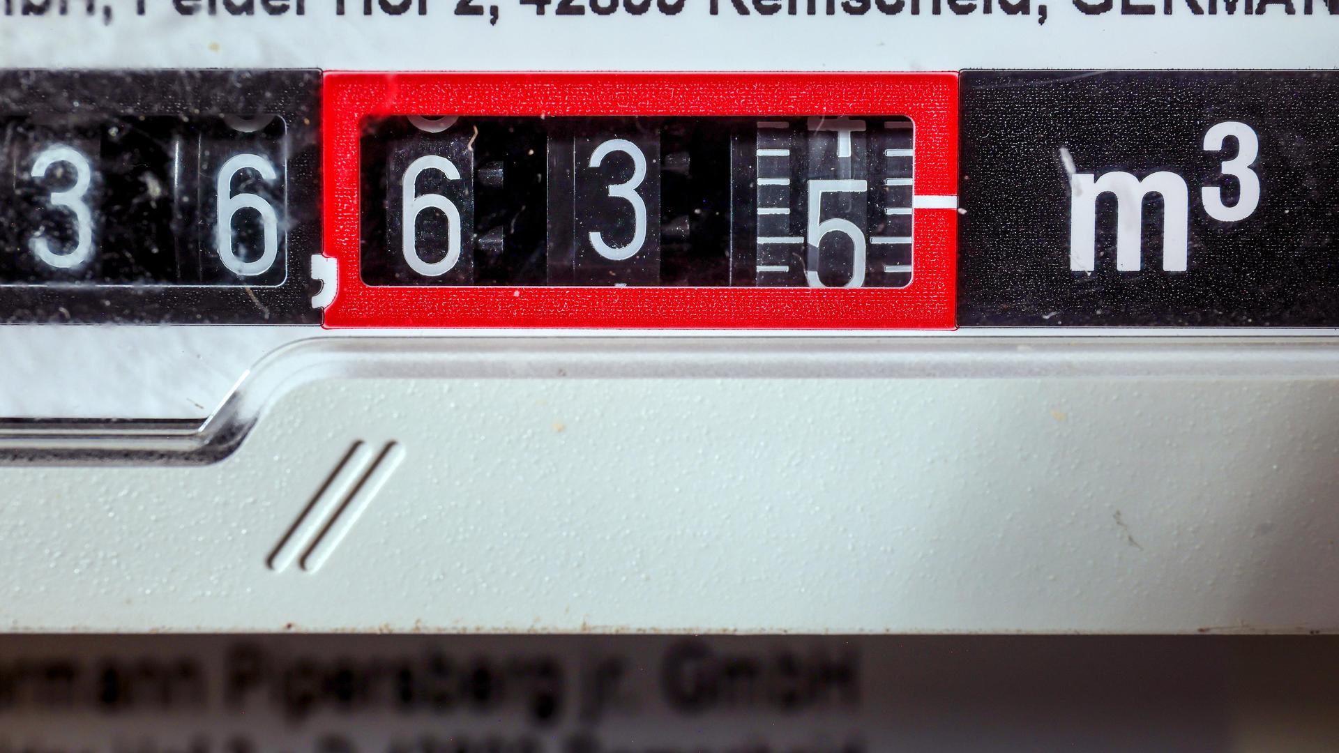 Gaszähler im Heizungskeller eines Wohnhauses Gaszähler im Heizungskeller eines Wohnhauses