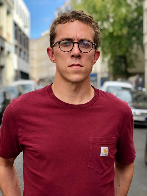Porträt des französischen Investigativ-Journalisten Valentin Gendrot.